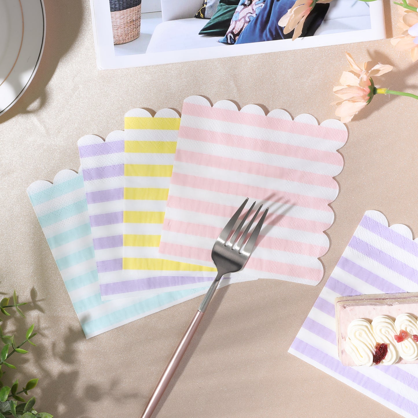 100 Pcs Cocktail Napkins Folded 5 x 5 Scalloped Napkin Gradient Color Beverage Napkins Disposable Dessert Napkins for Birthday Party Supplies Wedding