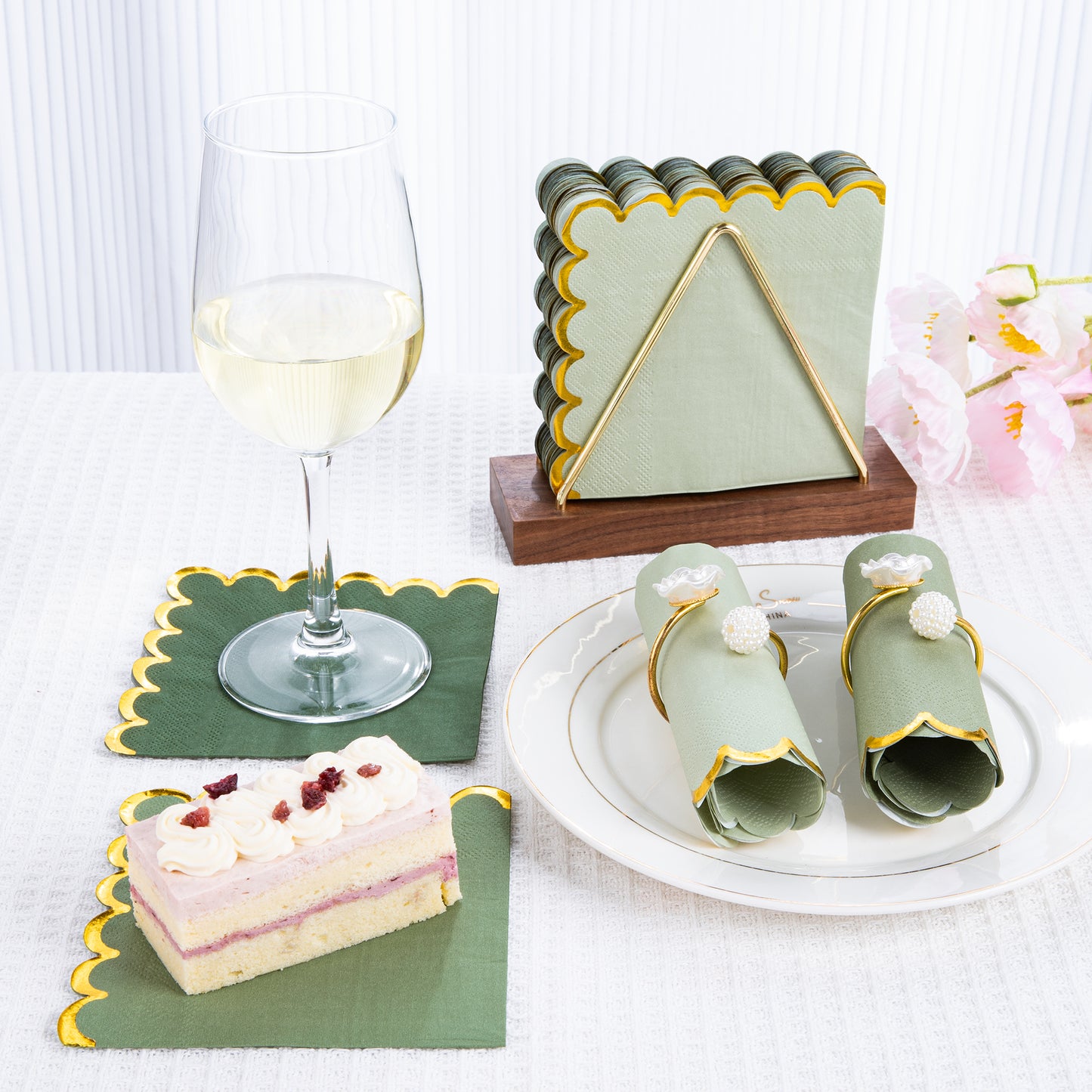 100 Pcs Cocktail Napkins with Gold Foil Scalloped Edges 5 x 5 Inch Party Napkins Disposable Thick Paper for Wedding Dinner Birthday